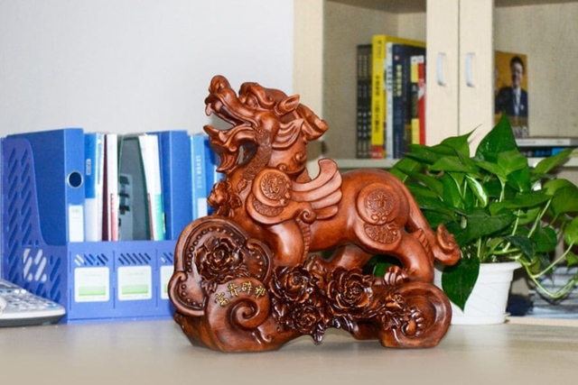 Cách đặt Tỳ Hưu trên bàn làm việc chuẩn phong thủy- Ảnh 3.